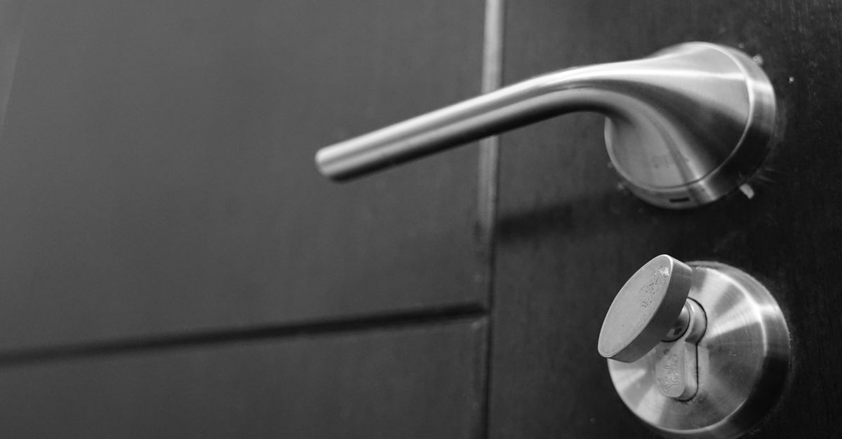 door security hardware — Newark NJ Locksmith